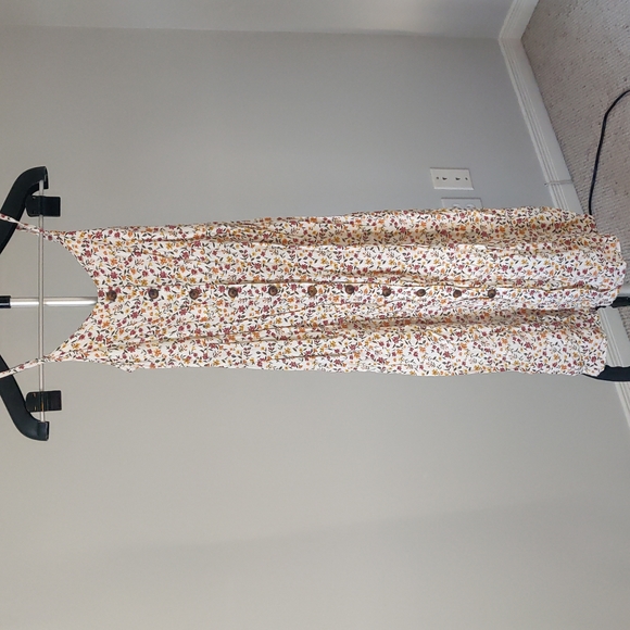 Garage Dresses & Skirts - Maxi floral dress